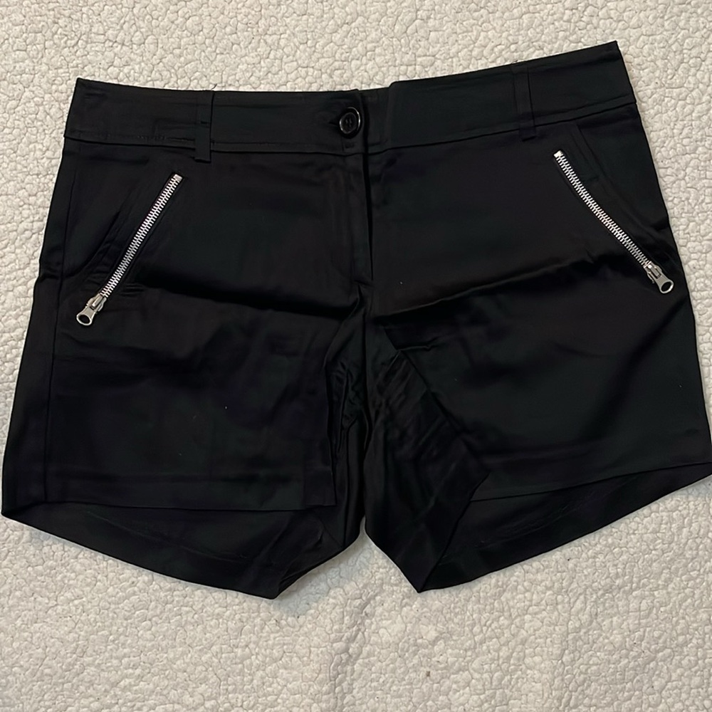Courtenay Black Shorts Size 10